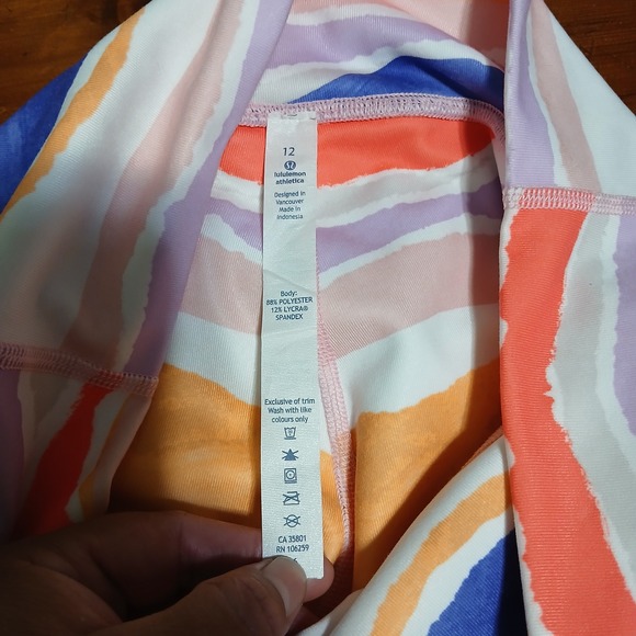 Lululemon Workout Capri Leggings High Rise Purple Orange Print Size 12 - Picture 4 of 6